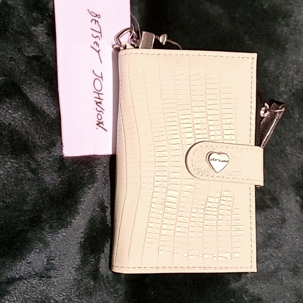 Betsey Johnson XO Casey Card Case with Key Ring